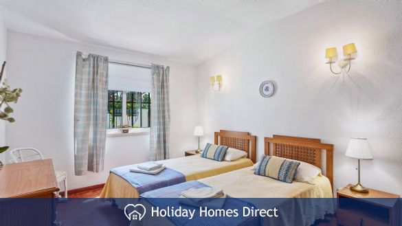 Villa Anderwood two single beds in Portugal