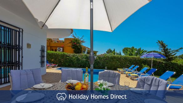Villa Anderwood outdoor seating area