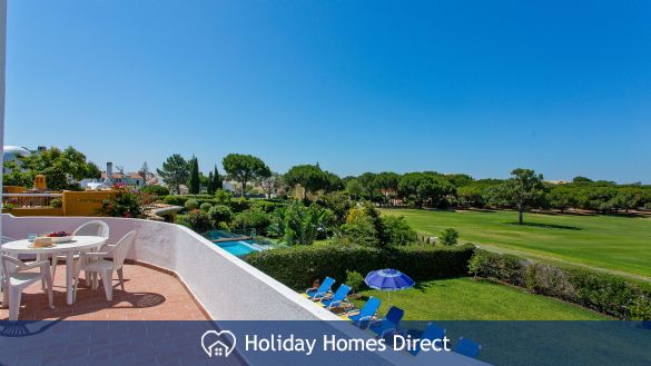 Villa Anderwood terrace view and garden