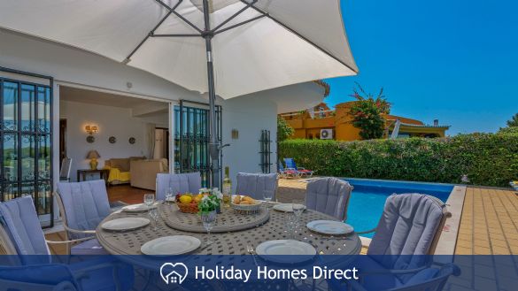 Villa Anderwood outdoor seating area