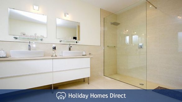Villa insignia bathroom and shower in Lanzarote