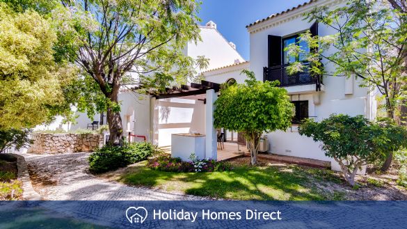 Pine Cliffs Townhouses Front garden in Portugal