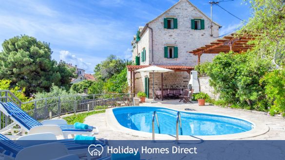 Villa Bonaca, Sumartin, Brac Island – 4 bedroom villa with swimming pool